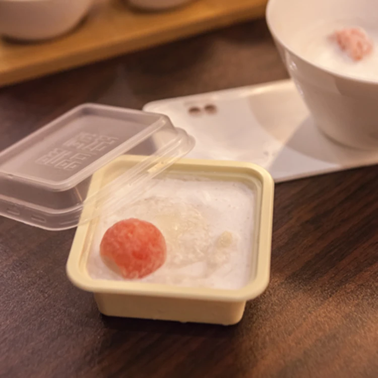 ice cream container with dome lid