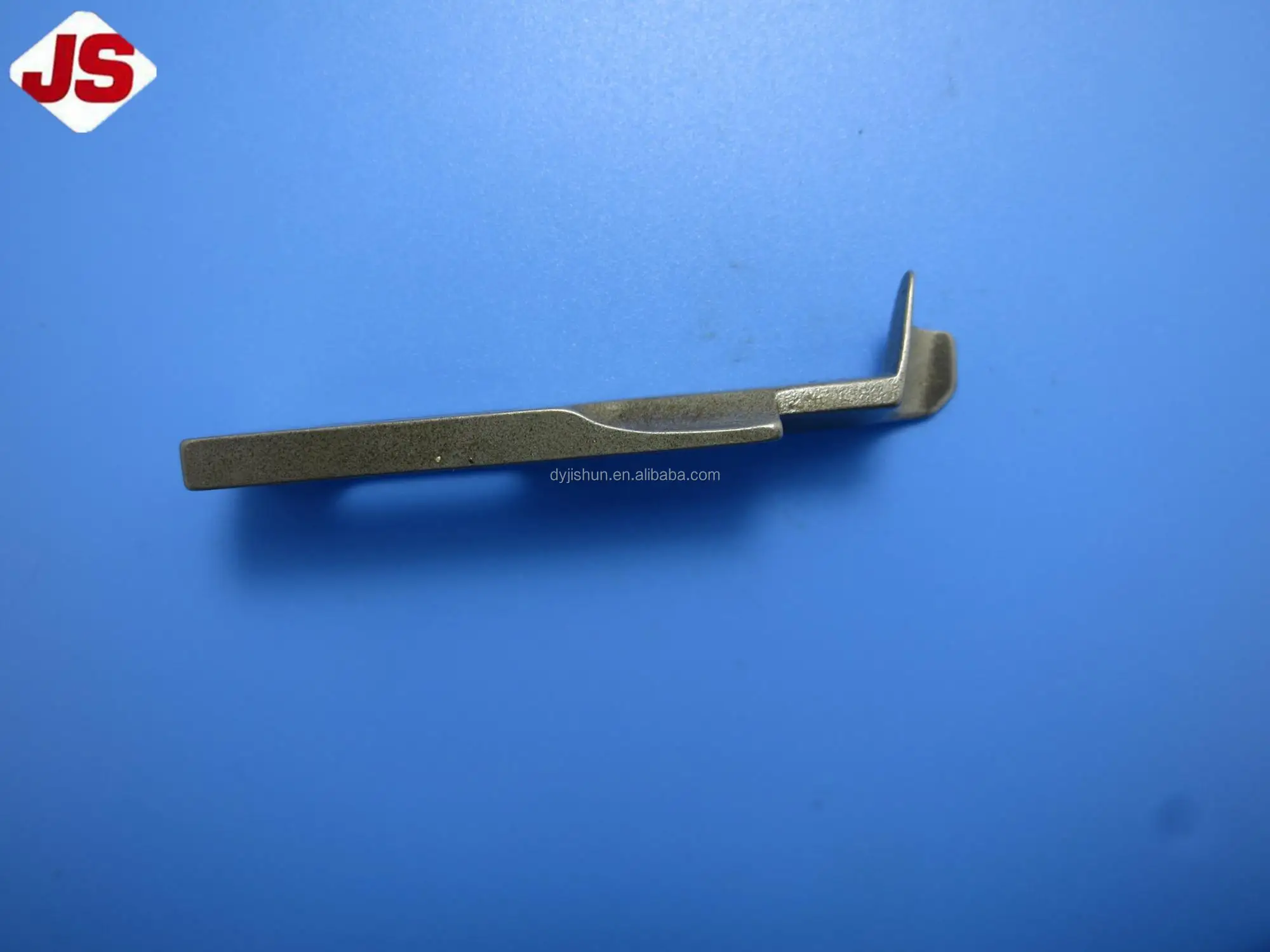 TITAN DK2500 2502K HIGH ACCURACY INDUSTRIAL CARPET OVEREDGING SEWING PARTS SEWING ACCESSORIES GARMENT CHAIN GUIDE 25560
