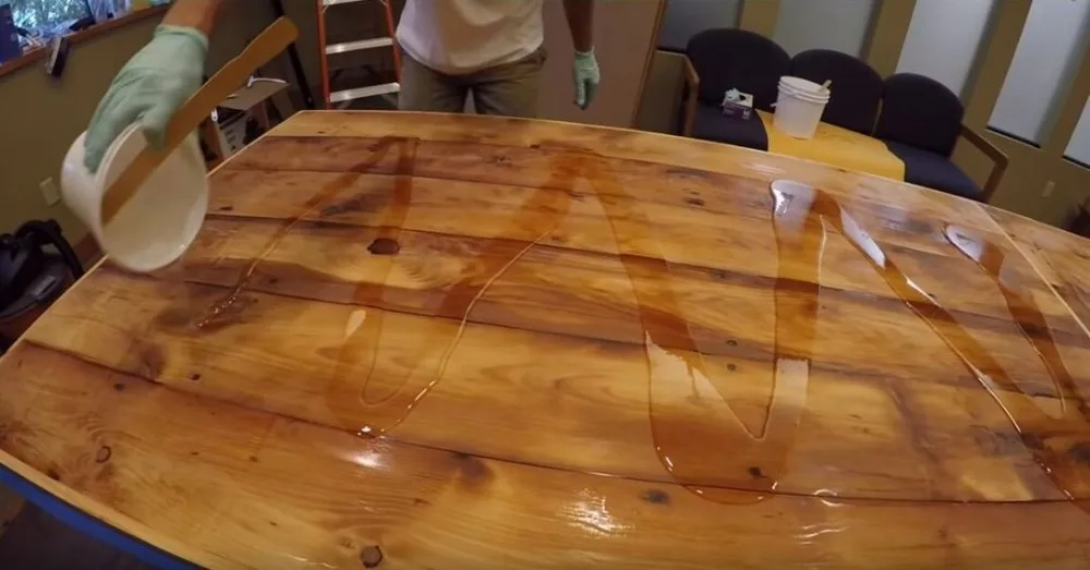 Crystal Clear Bar Table Top Epoxy Resin Coating For Wood Tabletop