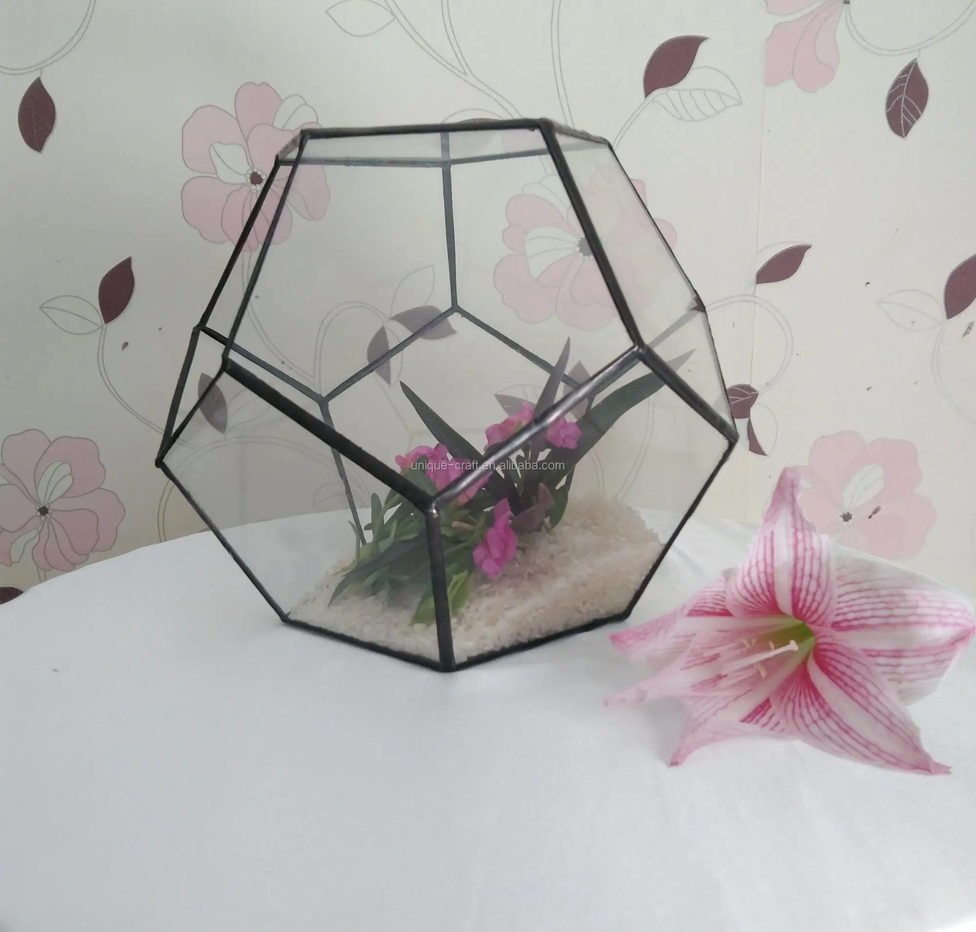 Tabletop Planters Pot Black Pentagon Geometric Glass Terrarium Globe Container