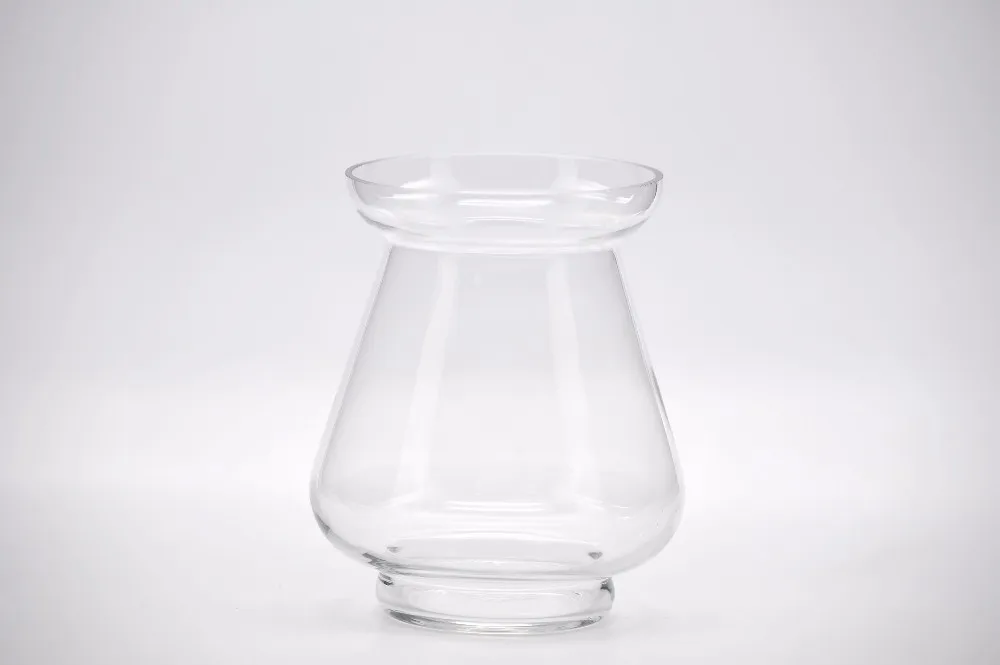 Пустой цилиндрический стеклянный стакан плавает 2500. Стеклянный подсвечник цилиндр. Ваза стекло темное стекло цилиндр. Вазы цилиндр стеклянные купить.