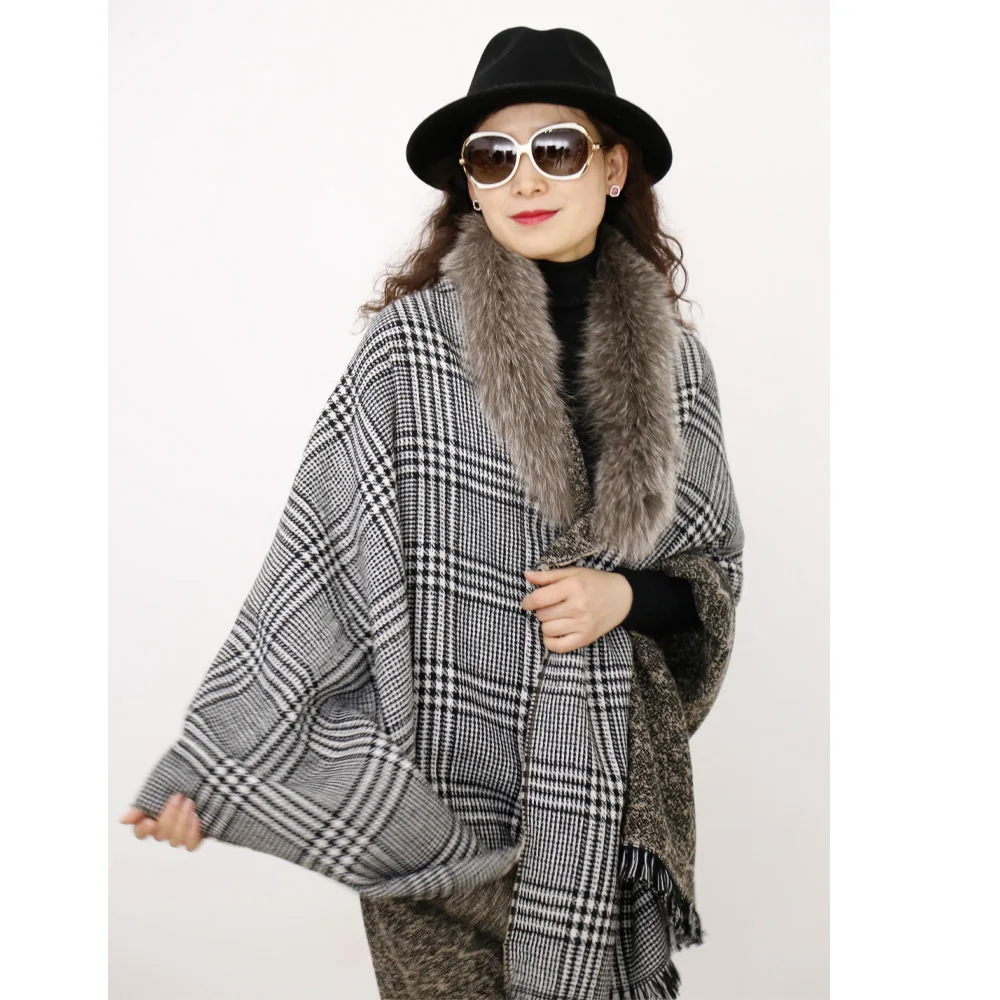 
Fashion Yarn Dyed Knitted Plaid Double Face Long Woolen Cape Shawl With Fox Fur Trim 