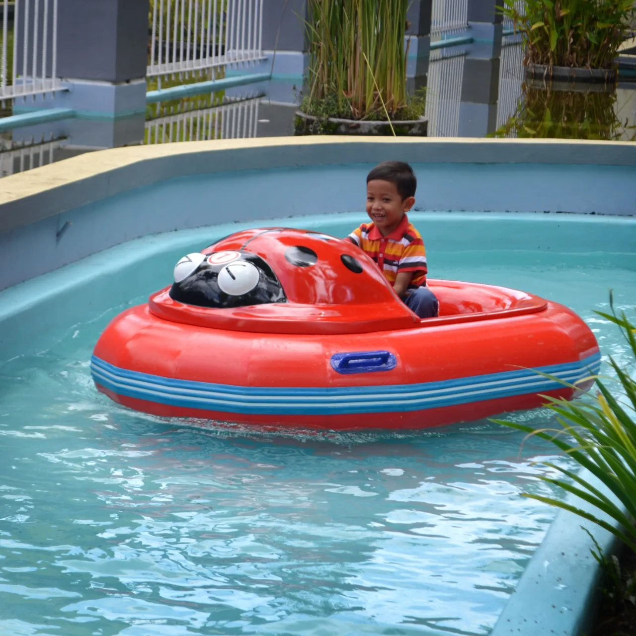 

China Price High Quality And Durable Fiberglass Bumper Boat For Sale