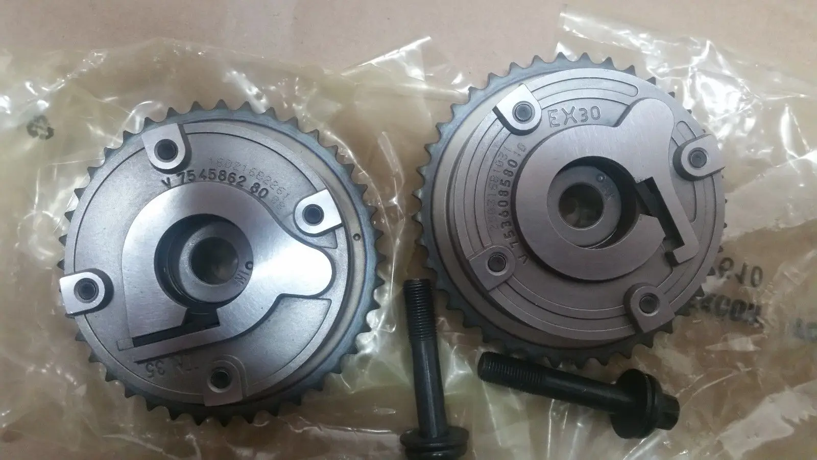 11317565421 Inlet Camshaft Phaser Adjuster Wheel V754586280 11367545862