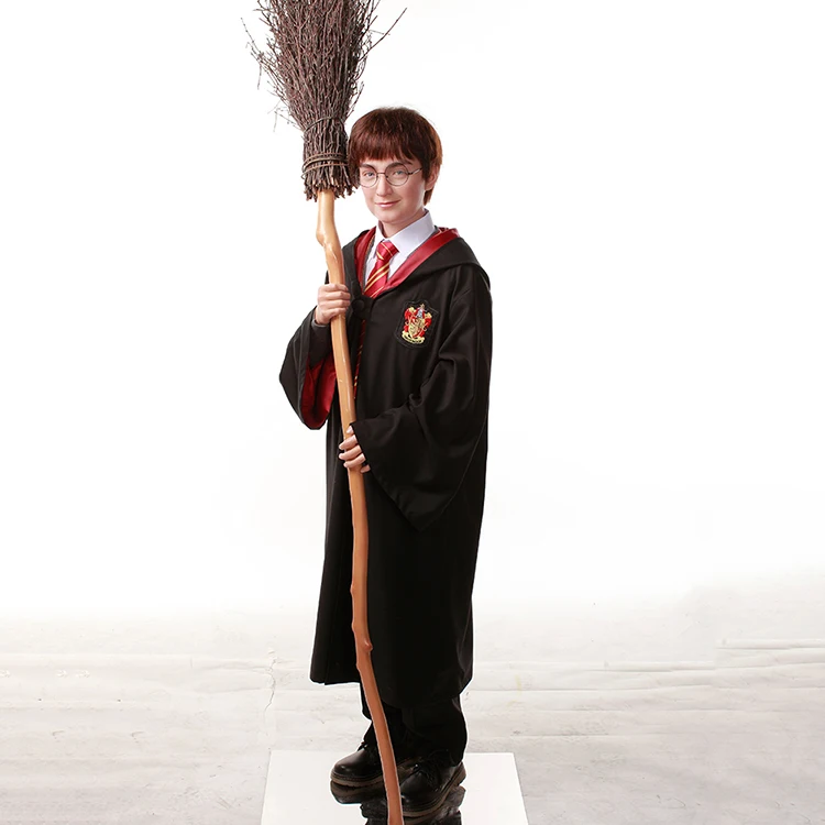 Harry Potter sculpture.jpg