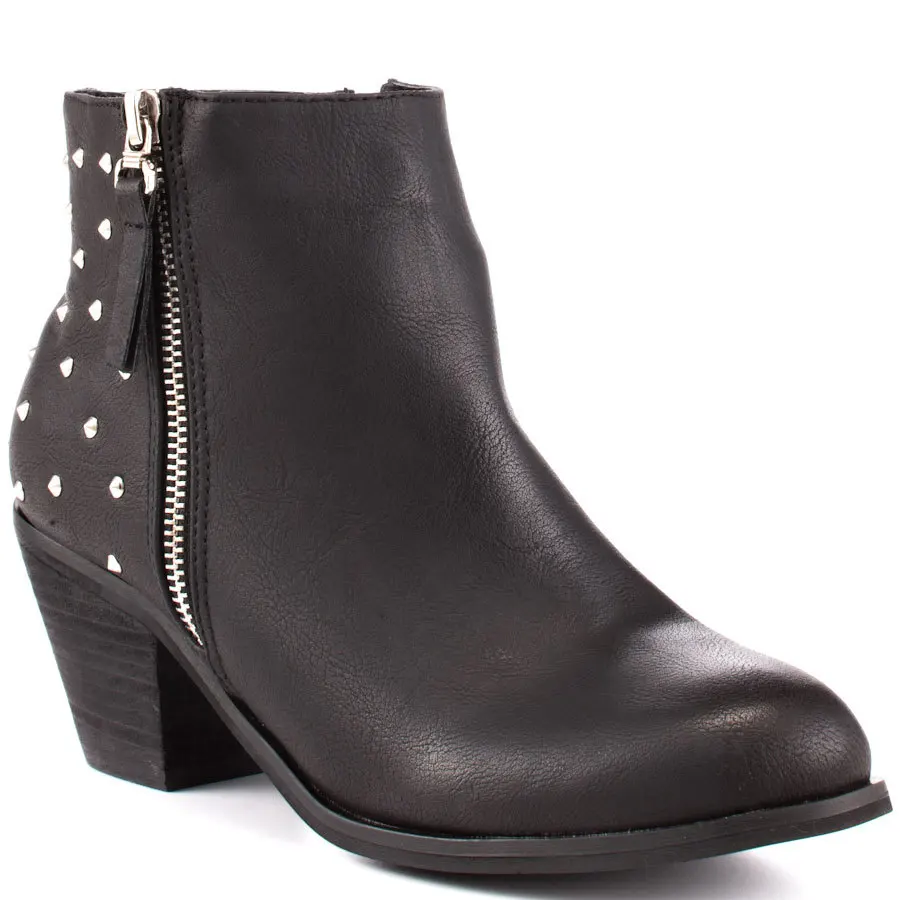 Always Be The #FirstToKnow Consider black wedge high heels in sexy faux leather or look for chunky, funky slingback peep toe platforms with cork effect wedges. Cheap wedge sandals are the perfect shoes for highlighting short hems and your bronzed legs. Our wedge heels for women can include sky high platforms as well as ankle high pointed toe mules.