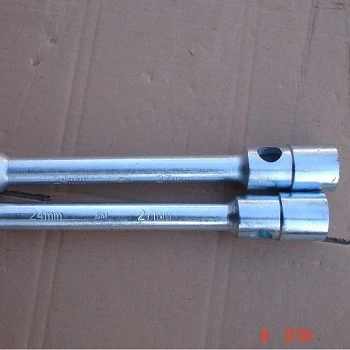truck wheel removal tool