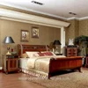 /product-detail/luxurious-king-veneer-covered-antique-wooden-bedroom-furniture-set-60693184010.html