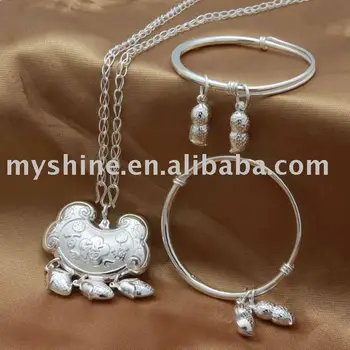 born baby jewellery