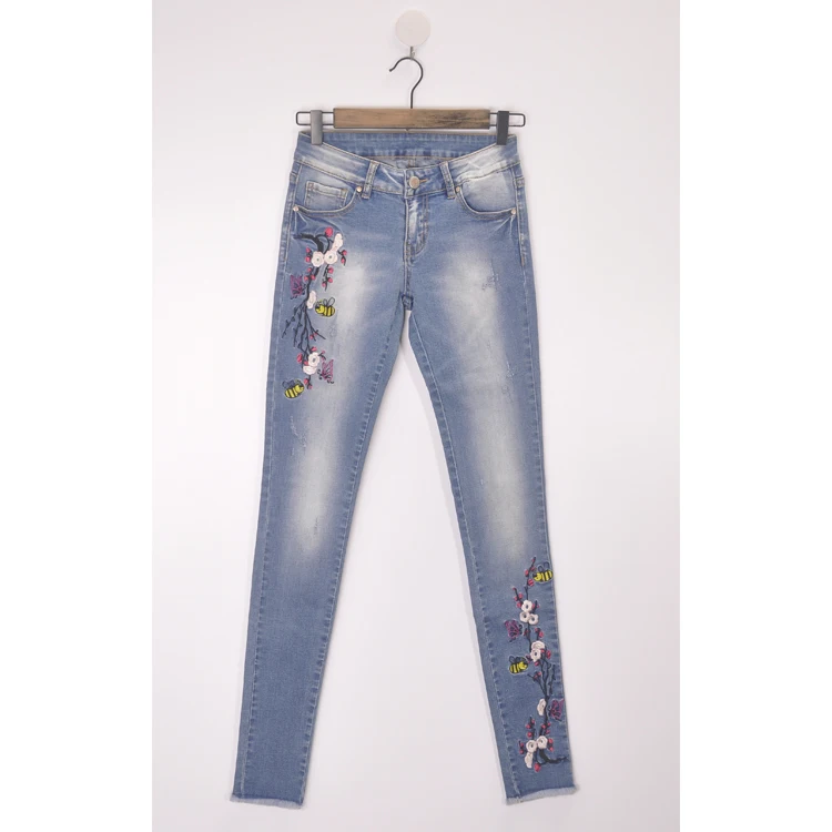 womens jeans with design on back pocket