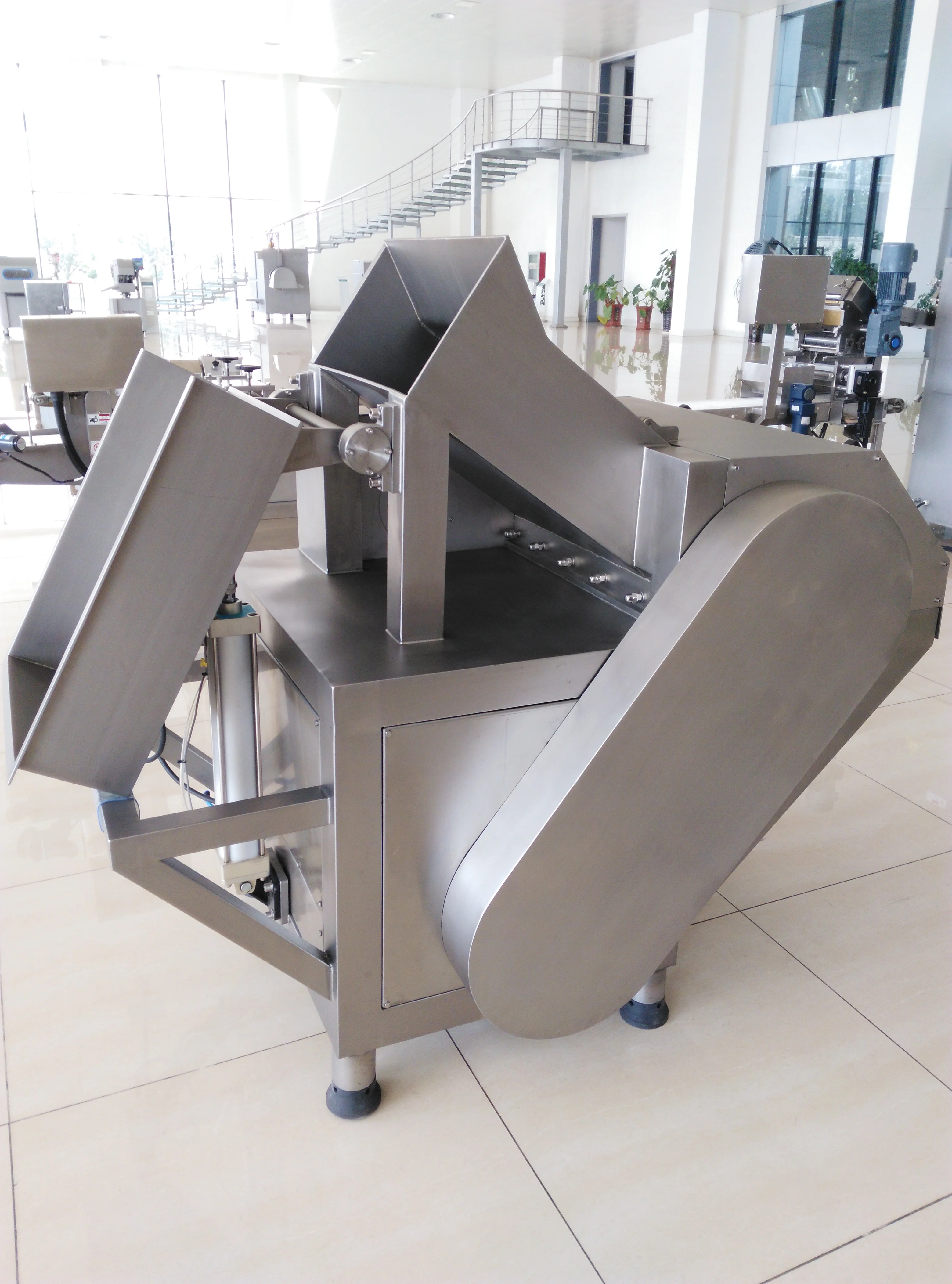 冷冻肉烧杯广泛使用冷冻切肉肉块切割机