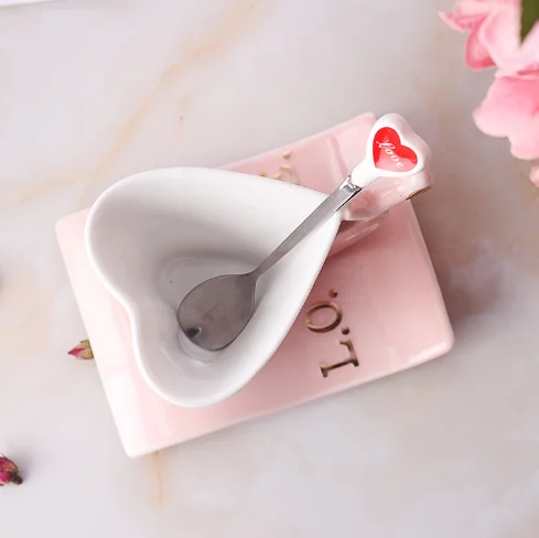 Ebay amazon hot sell heart shape color coffee tea cup and saucer set with spoon porcelain