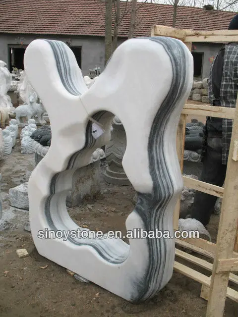 Natural stone boulders for garden decoration