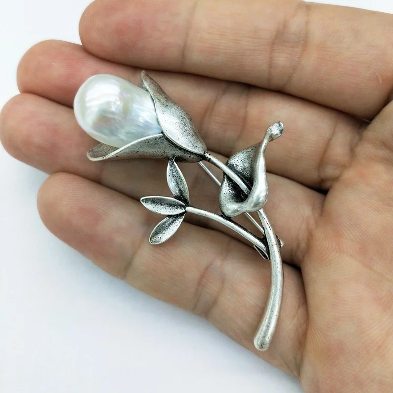 

Fashion insects natural vintage pearl pin brooch suit pearls brooch for clothes rose design jewelry accessories, White brooch women