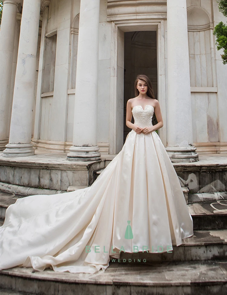 Simple Wedding Dress Bridal Gown Long Train Bride Dress Beaded