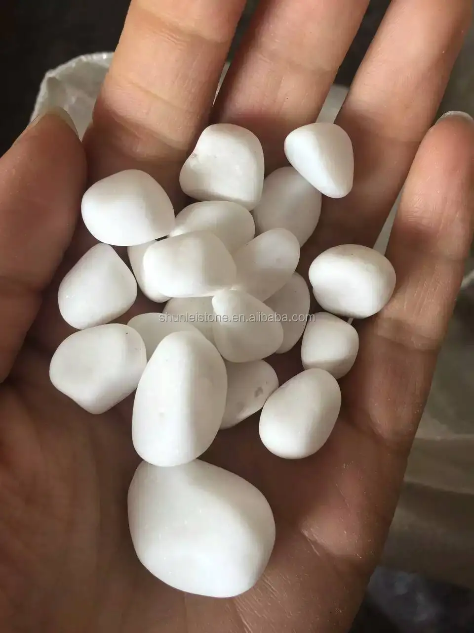 tumbled snow white pebbles.JPG