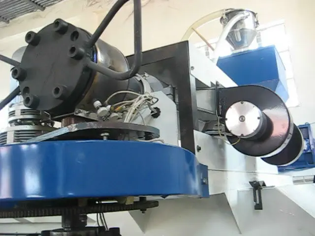 extruder with temperature control and cooling fan.jpg