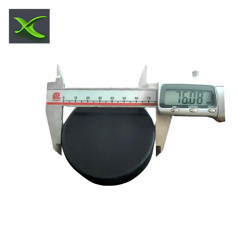 
Low price point official size blank vulcanized rubber ice hockey puck for practice 