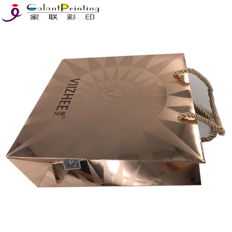 Custom Luxury Glossy Gold Foiling Gift Bags Wholesale Decorative