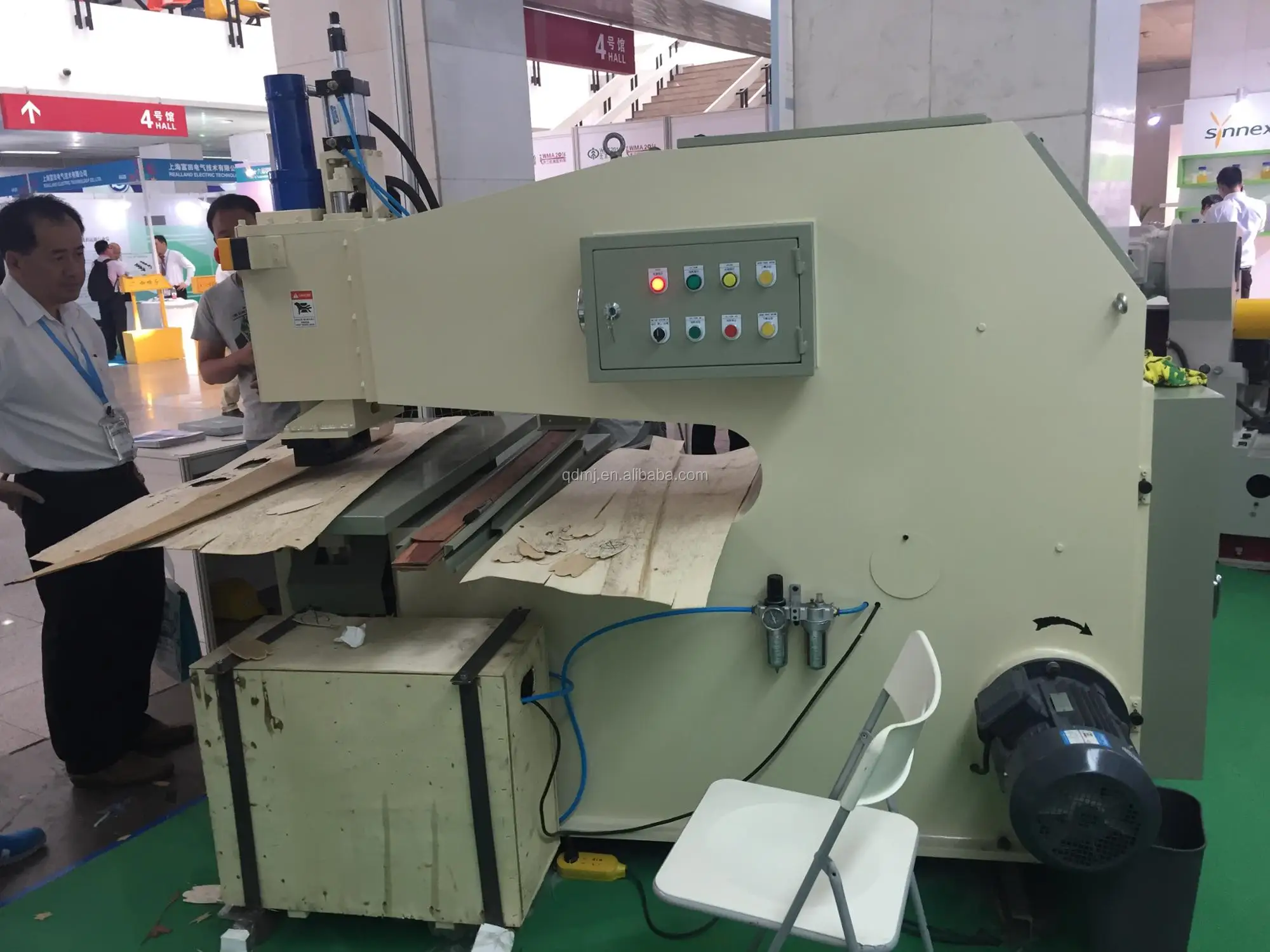 Woodworking Veneer Patching Machine - Buy Veneer Patching Machine ...