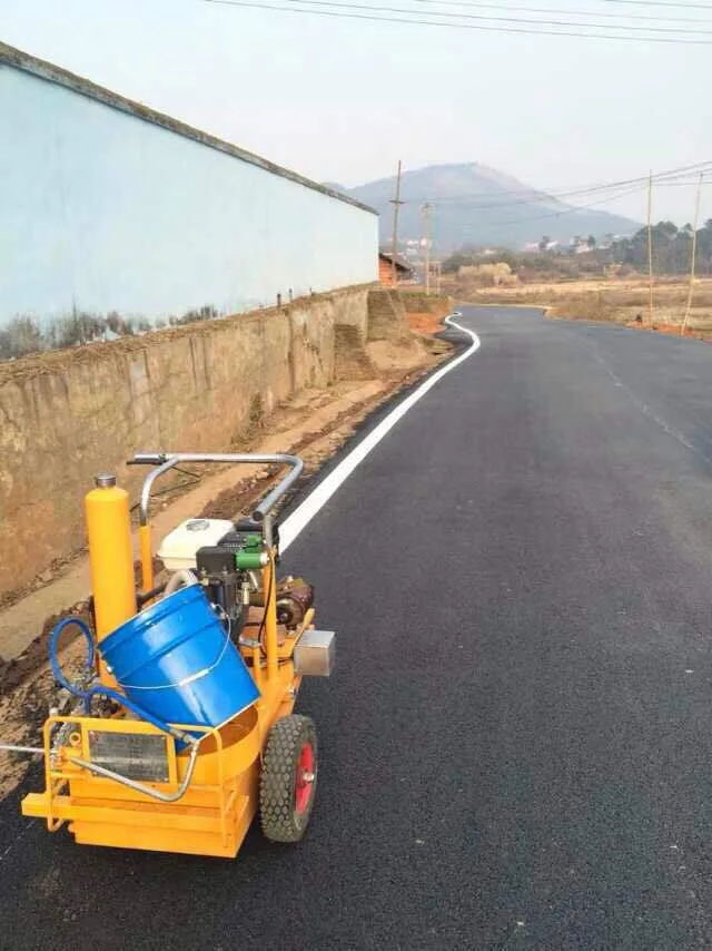 Thermoplastic hot melt line road marking machine for sale.jpg