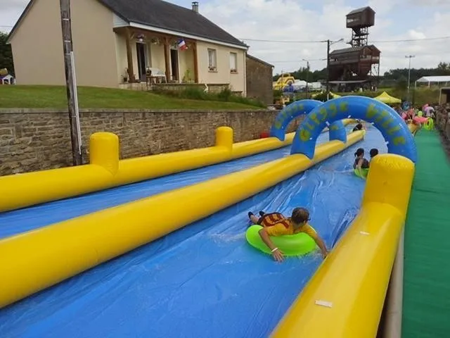 Crazy and popular custom inflatable water slip n slide for adult