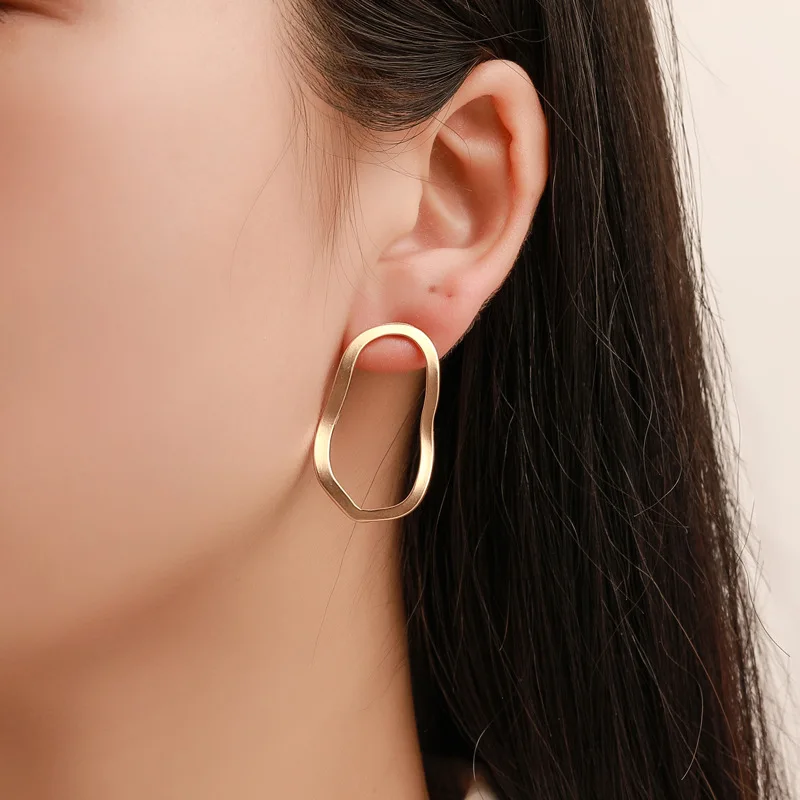 

Irregular Hollow Geometric Earrings Simple Bohemian Gold Metal Drop Earrings Jewelry (KER381), Same as the picture