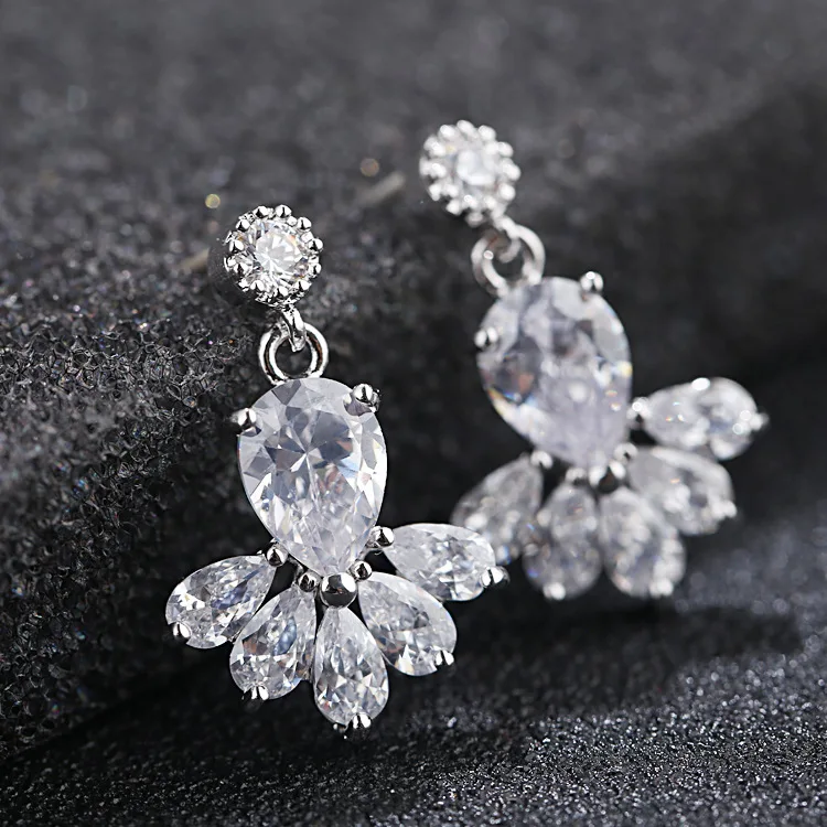 

925 Sterling Silver Ear Pin Clear Crystal Rhinestone Bear Dog Paw Cubic Zirconia Drop Earrings