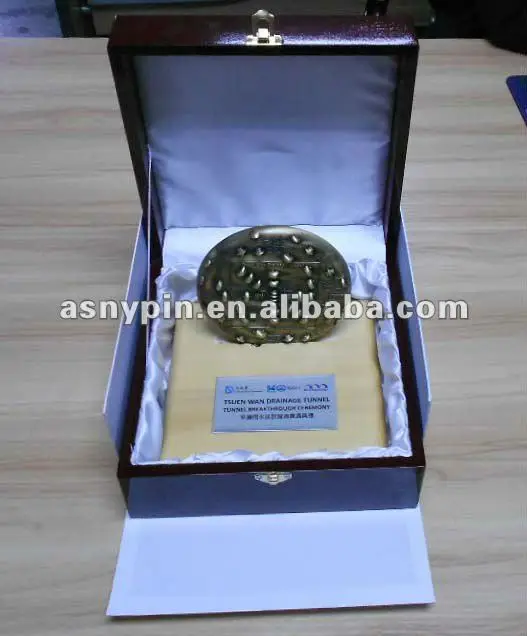 3D award with wooden box.jpg
