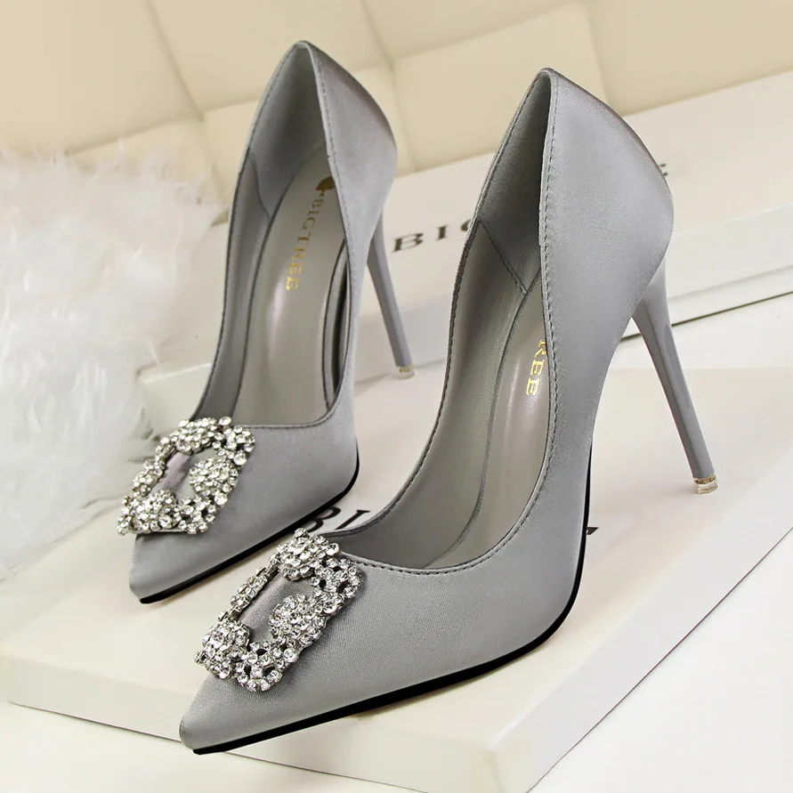Cz3045a Well Designed Ladies Heel Shoes With Discount Price - Buy ...
