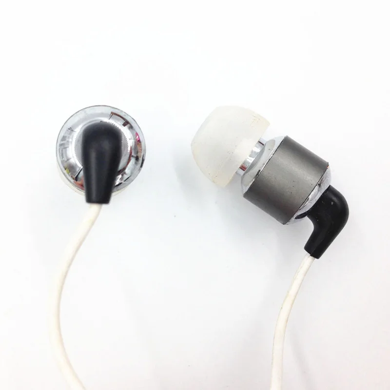 

2017 Free Sample Colorful Metal Mp3 Earphone Good Quality with Packing M-021