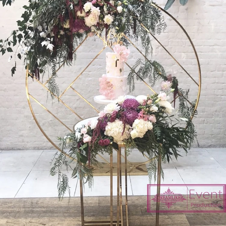 Major Heart Eyes For This Circular Floral Arch Double Tap