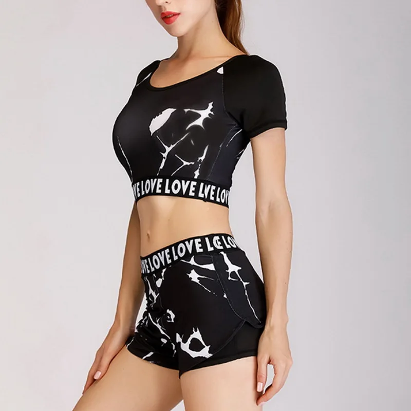 

Factory OEM Top Quality Ink Printed letter Two Piece New Sports Yoga Clothing Suit