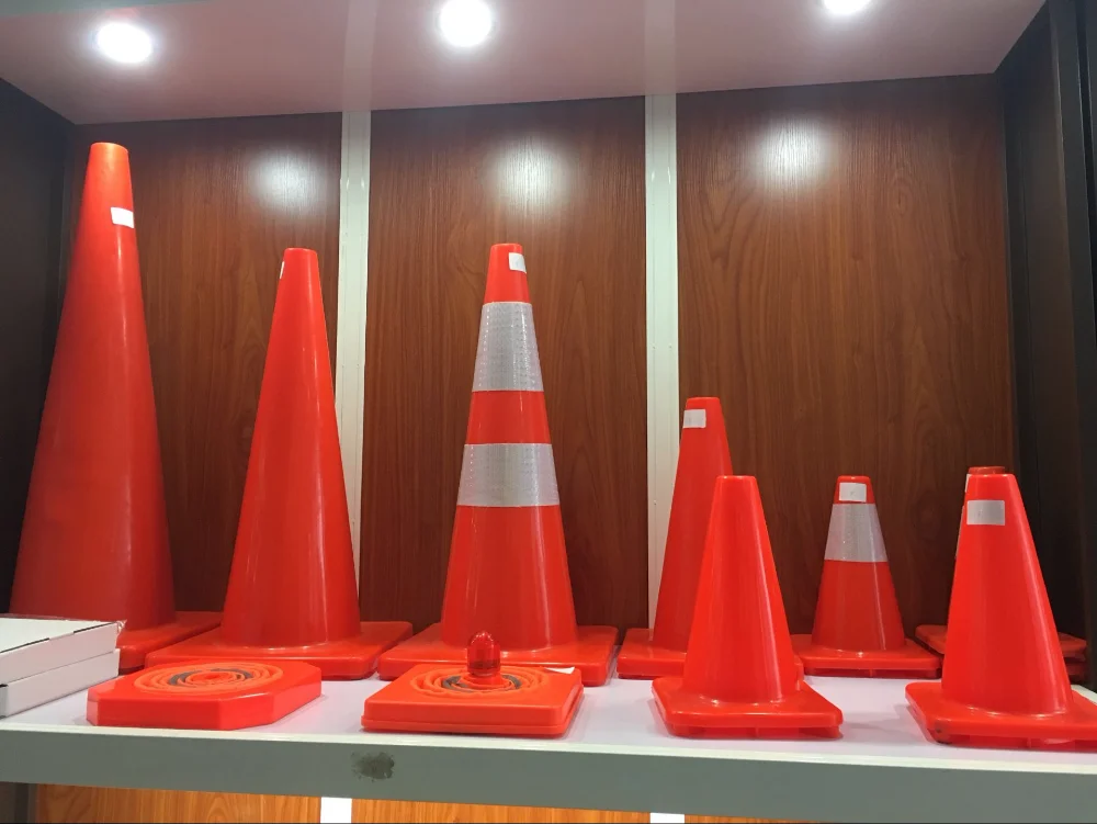 Collapsible Led Yellow Rubber Traffic Cones With Light (bt Rc01) Buy Yellow Traffic Cone,Led