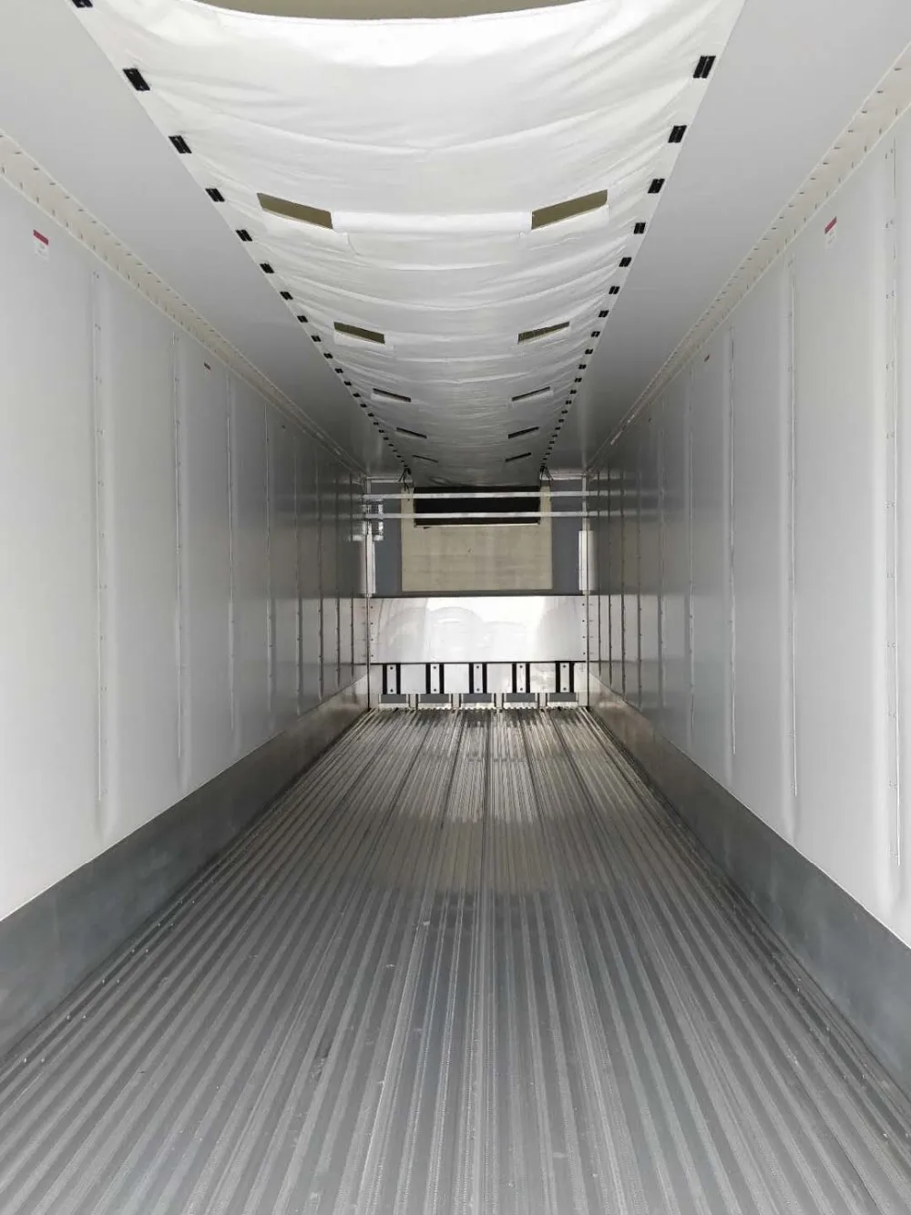 Refrigerated Trailer Body Installed With Thermo King