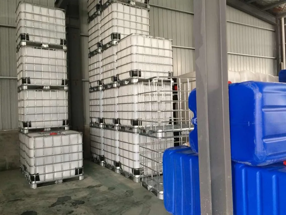 Polypropylene 1000l IBC tank with mixer for industrial paint