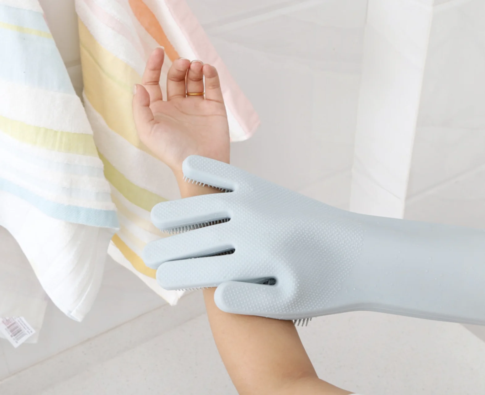 Reusable Silicone Dish Washing Gloves With Scrubber Heat Resistant