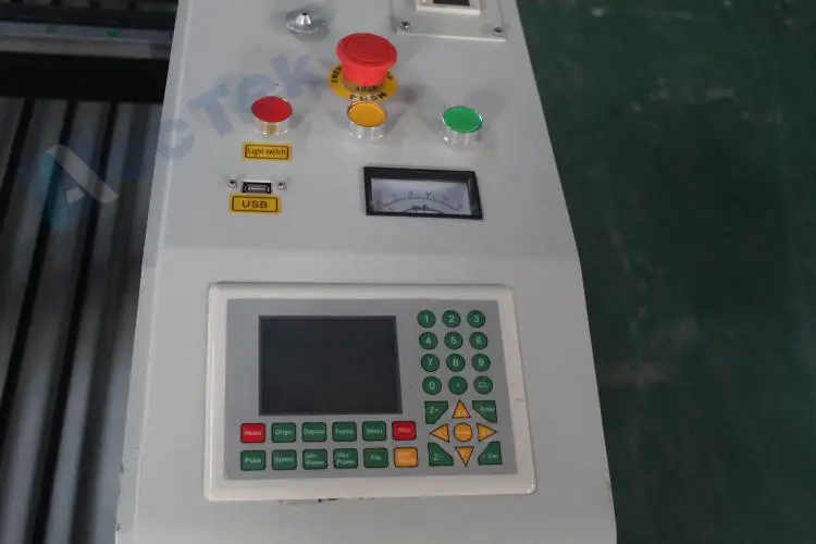 laser cutting machine