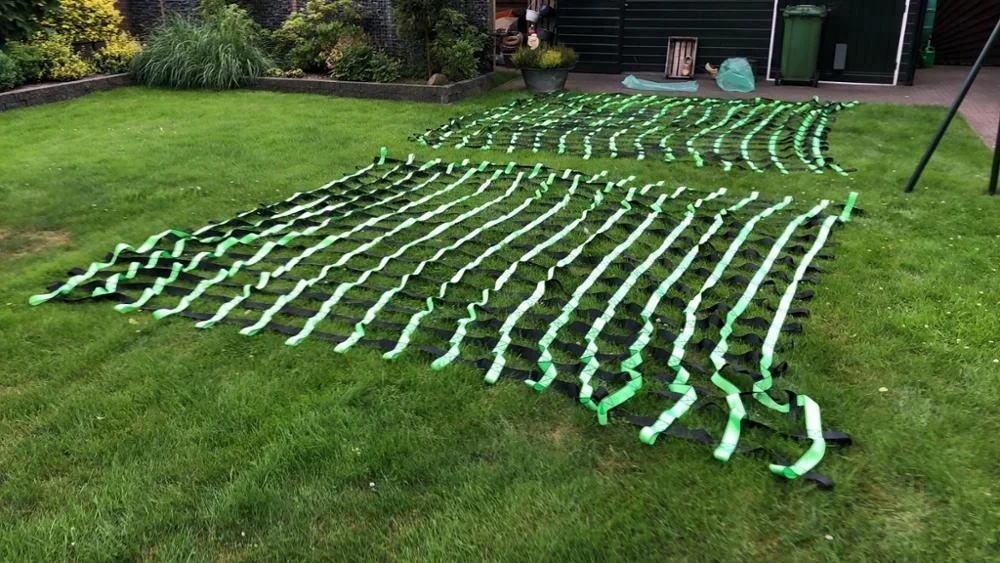 
A frame climbing cargo net play equipment for outside 