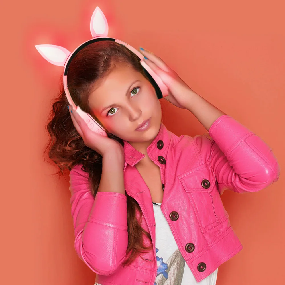 

2019 Novelty cartoon rabbit/cat ear foldable gaming headset changing color LED wireless headphones for kids, N/a