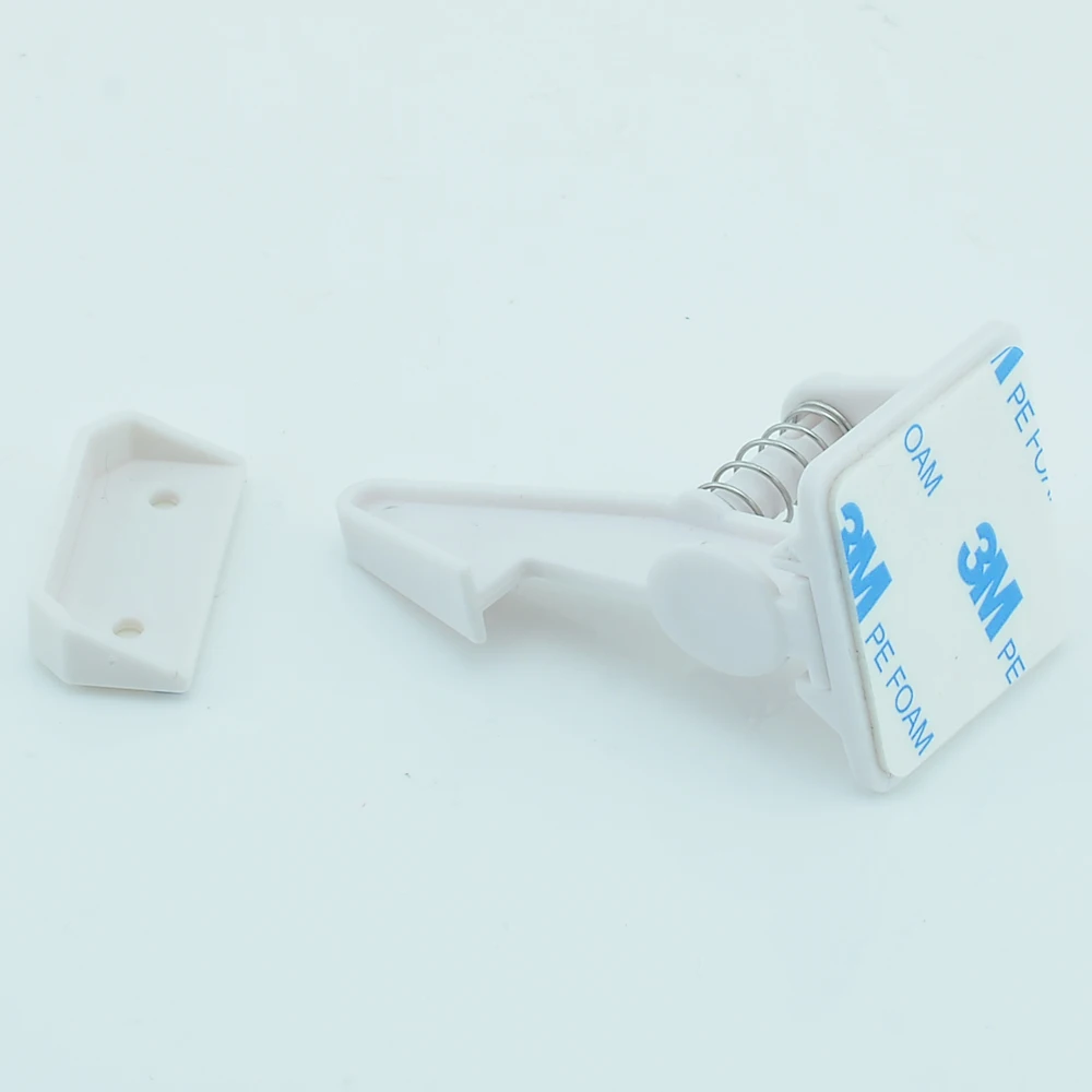 child safety latches..jpg