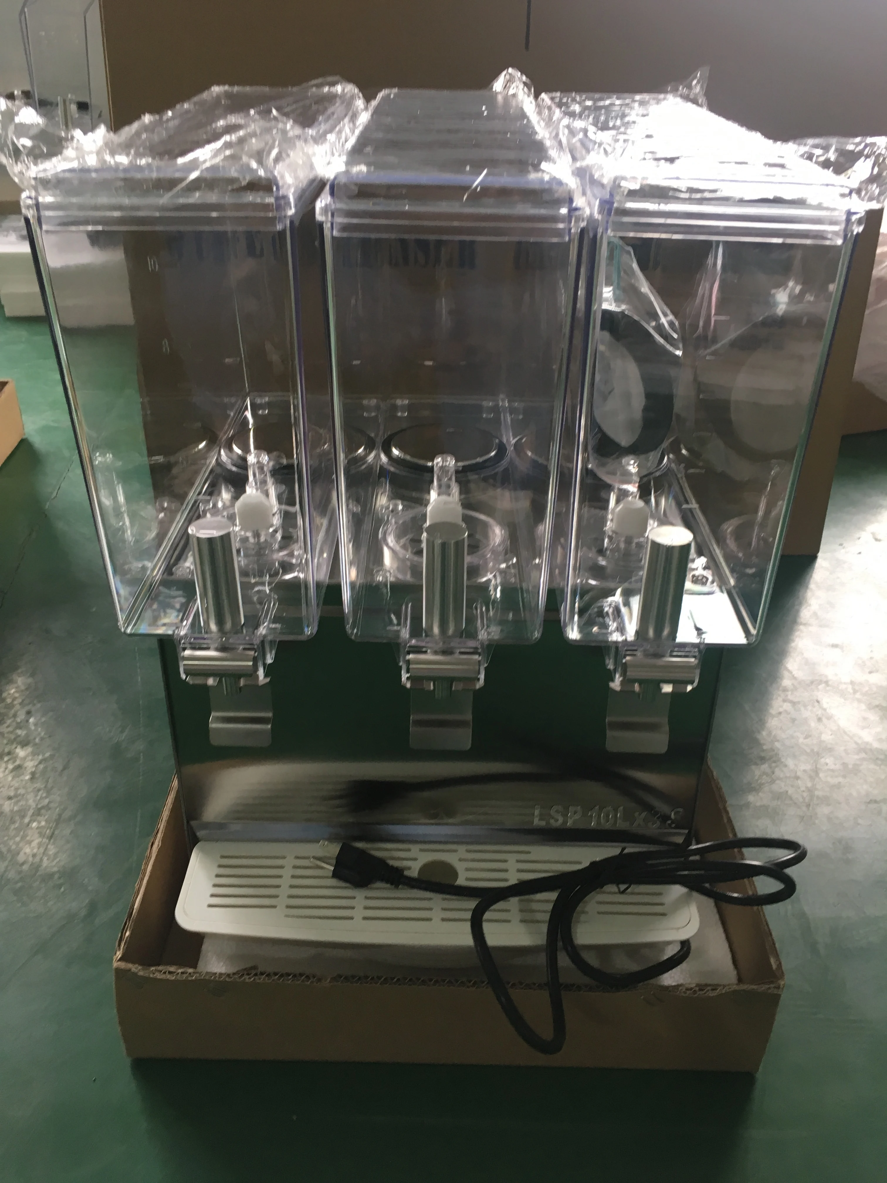 juice dispenser.jpg