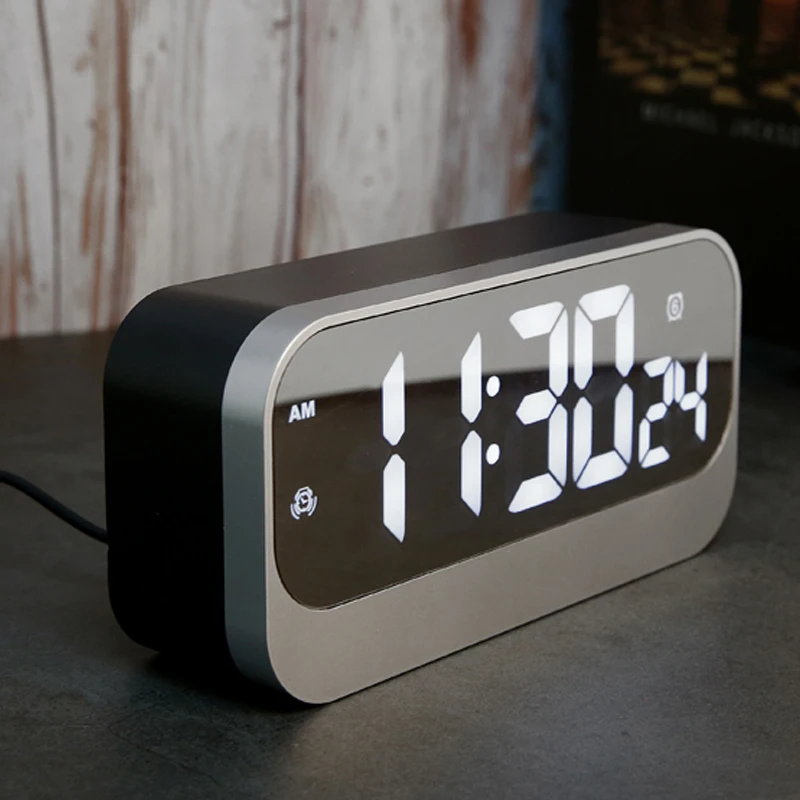 Будильник led mirror clock. Настольные часы с ночником.