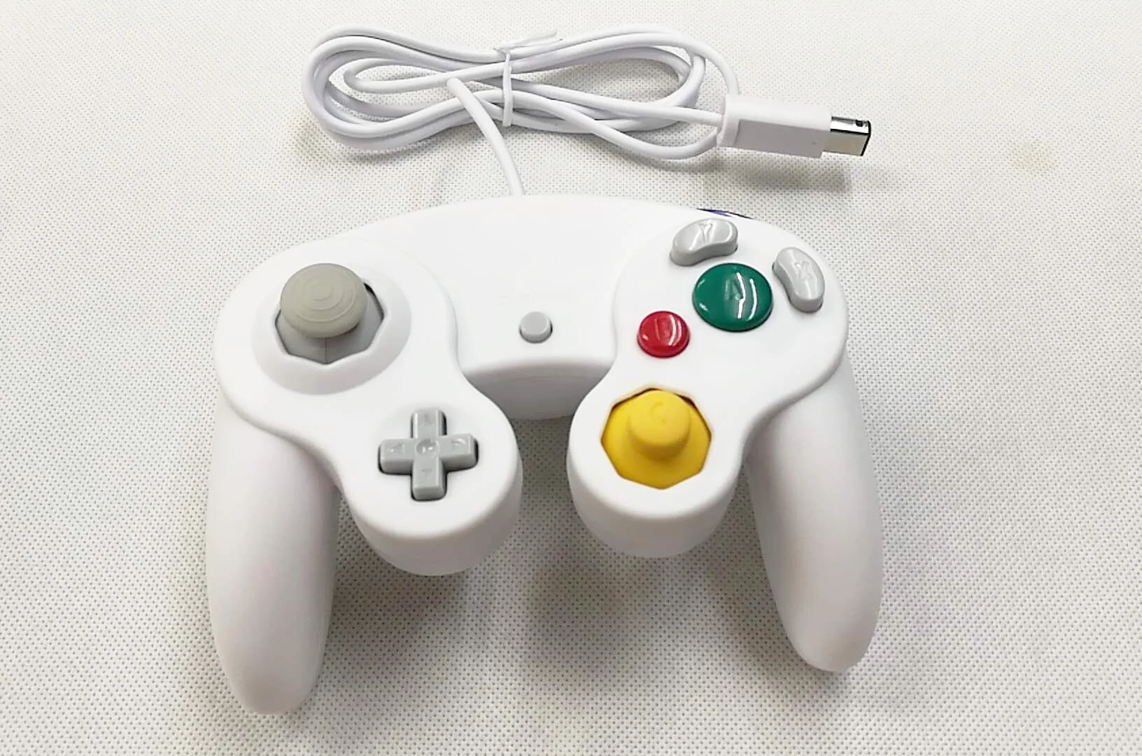 nintendo gamecube controller.jpg