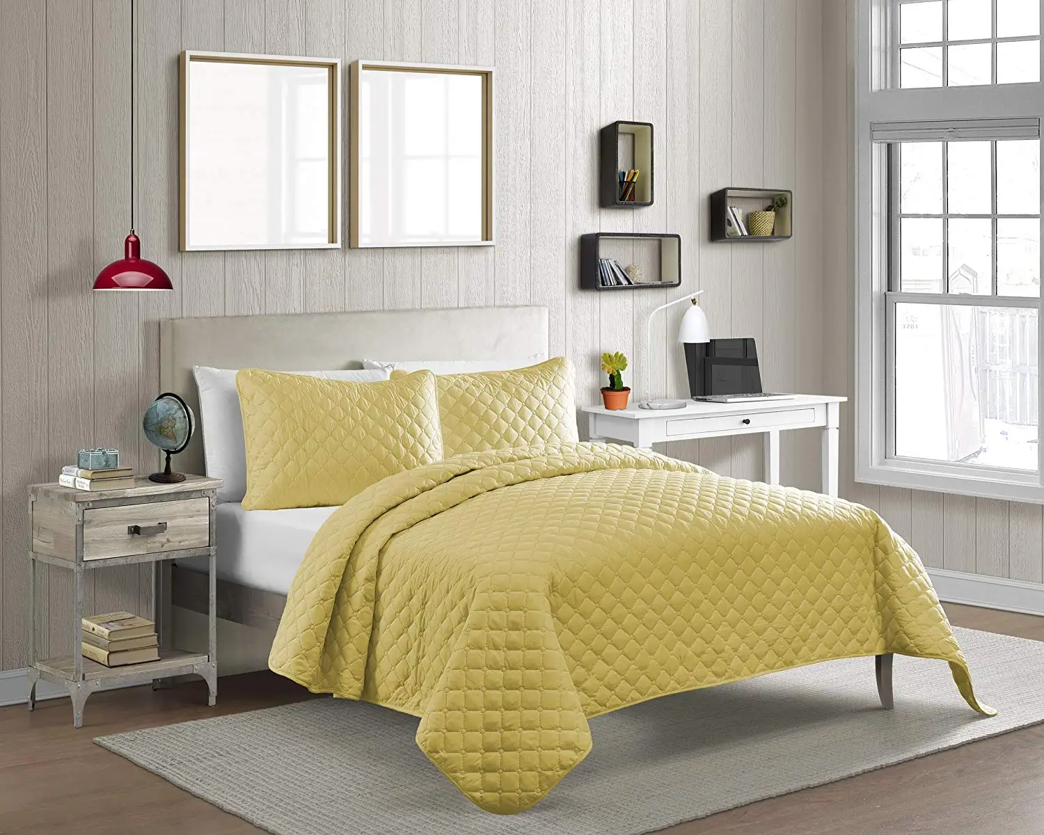 solid yellow quilt