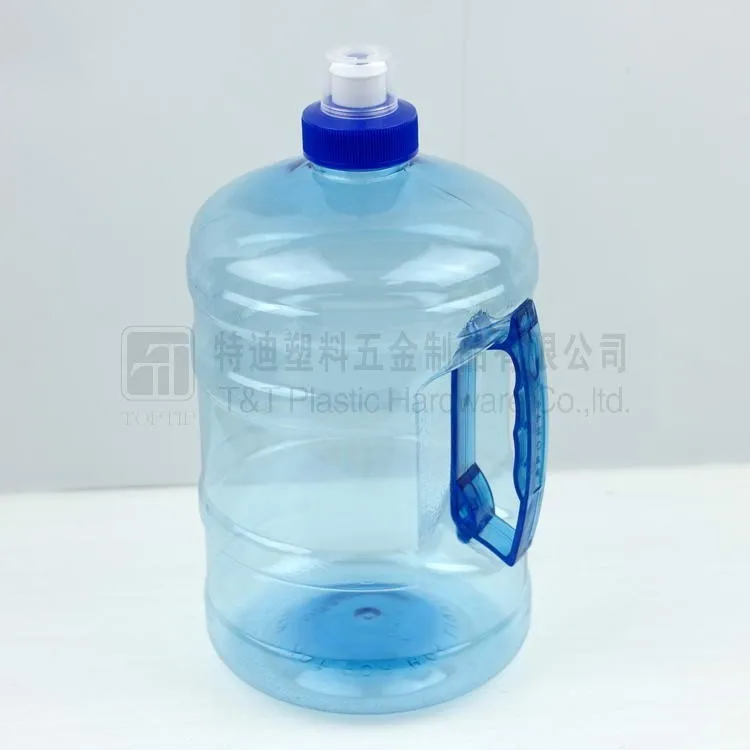 Clear-2-liter-water-bottle-plastic-gym.jpg