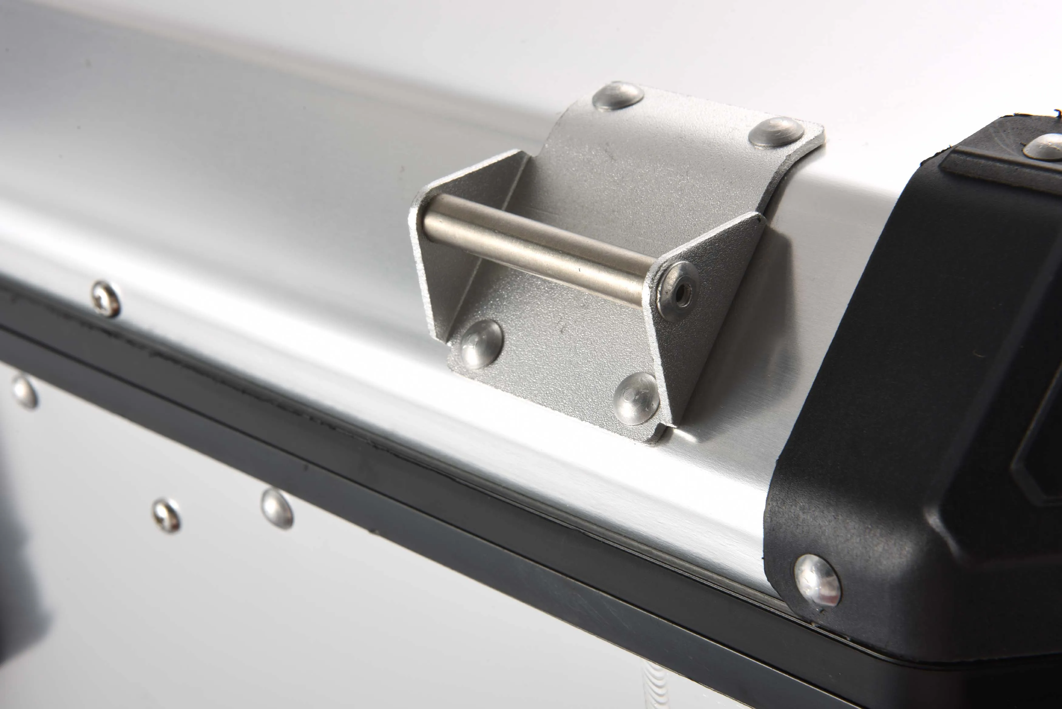 
Superior Quality Universal Anodized 43l Alloy Aluminum Top Tail Boxes Motorcycle Box 