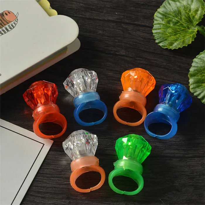 Plastic Diamond Shape Led Finger Ring Led Light Up Flashing Finger