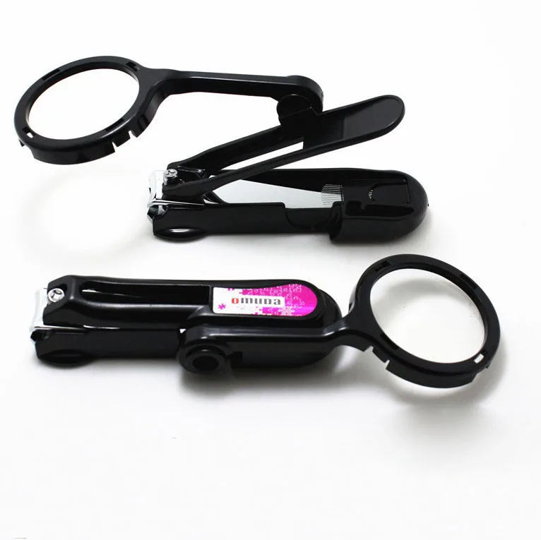 nail clipper with magnifier