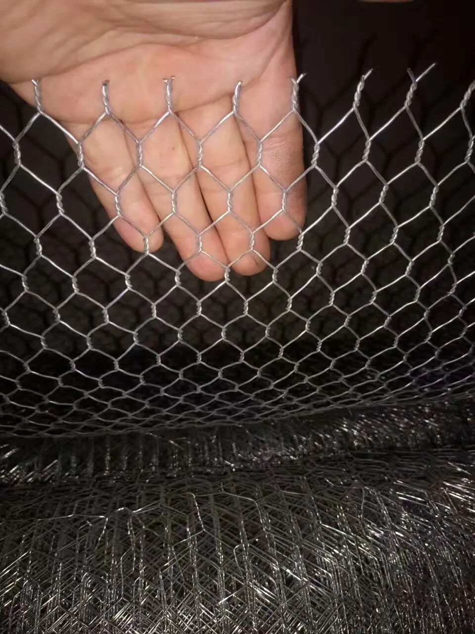 Factory Poultry Wire 1/2 Hex Mesh Chicken Wire And Triple Twist